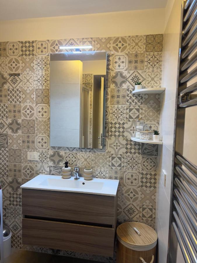 Regina In Porta Romana 3 - Sky Tv, Wifi & Breakfast Box Apartamento