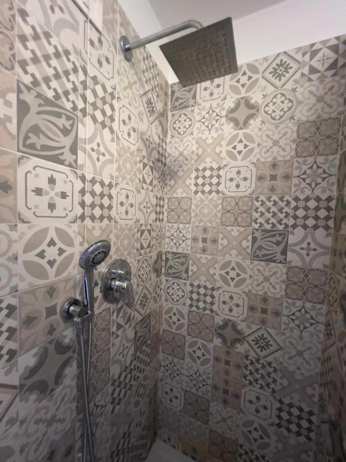 Regina In Porta Romana 3 - Sky Tv, Wifi & Breakfast Box Apartamento