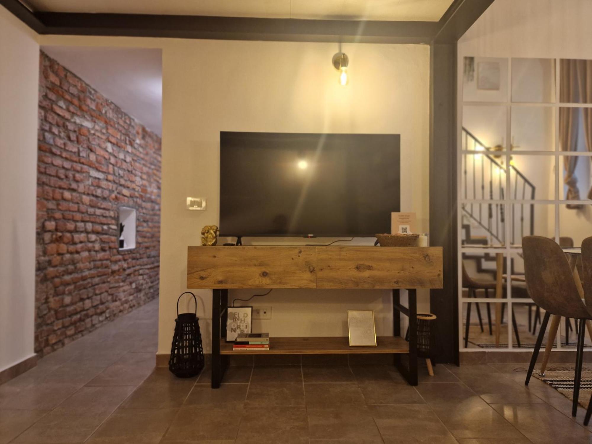 Regina In Porta Romana 3 - Sky Tv, Wifi & Breakfast Box Apartamento