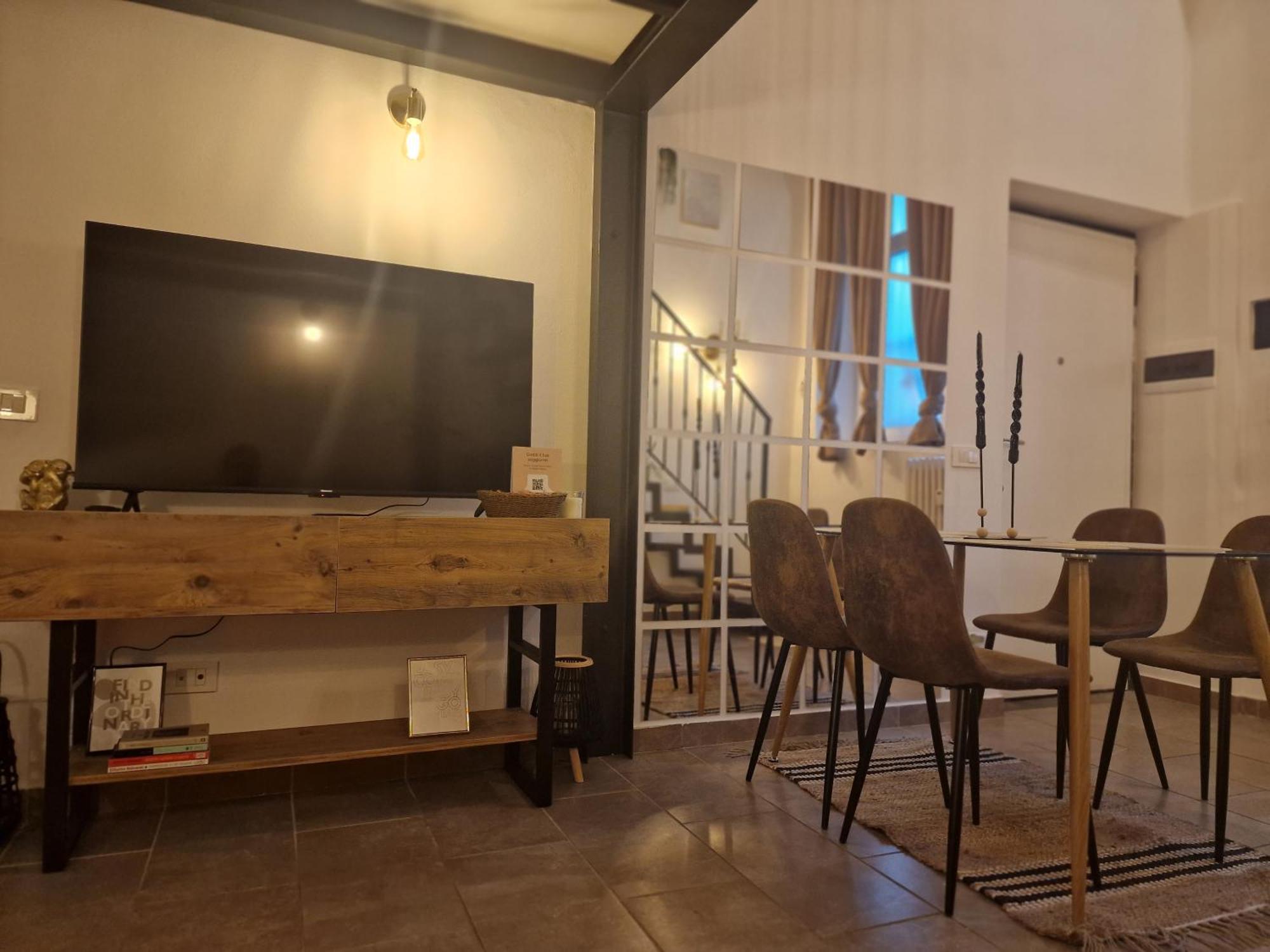 Regina In Porta Romana 3 - Sky Tv, Wifi & Breakfast Box Apartamento *